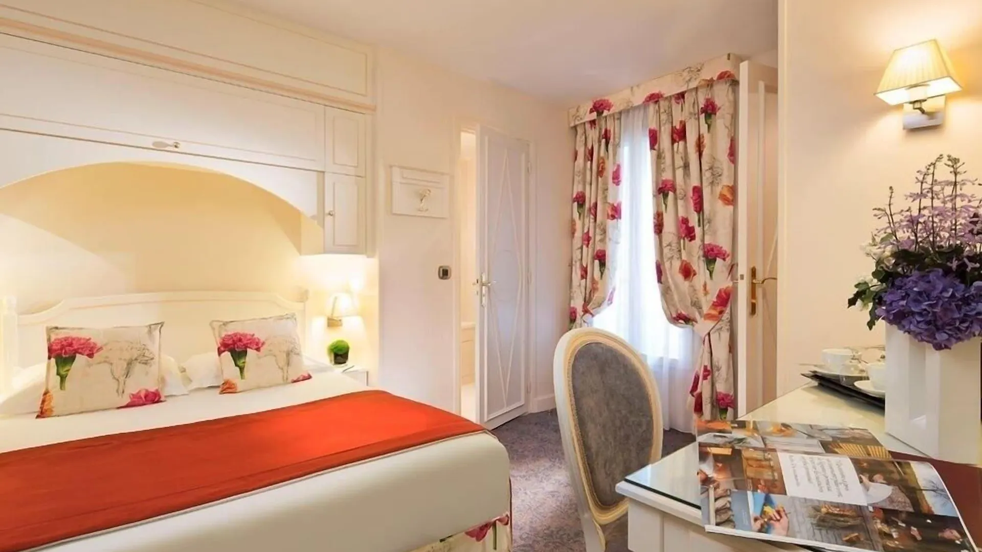 Queen Mary Opera Hotel