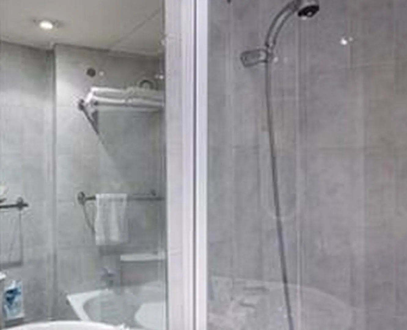Hotel Queen Mary Opera 4*