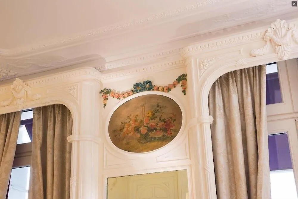Queen Mary Opera Hotel 4*